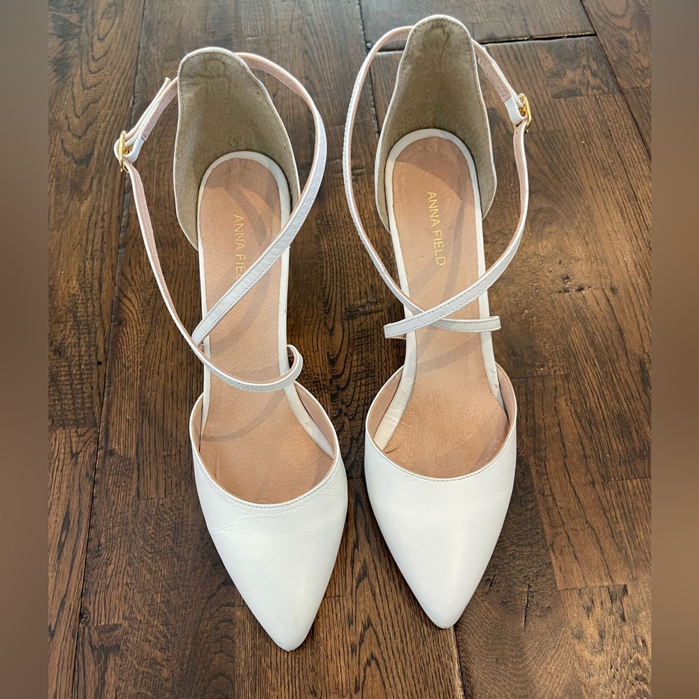 Anna Field White Pointed Closed Toe Heels w Criss Cross Straps
